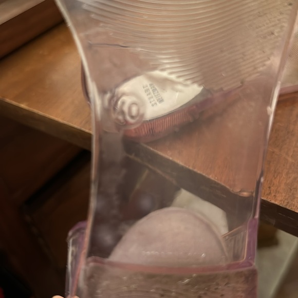 Stuart Weitzman jelly bow sandals. 9 - Picture 5 of 6